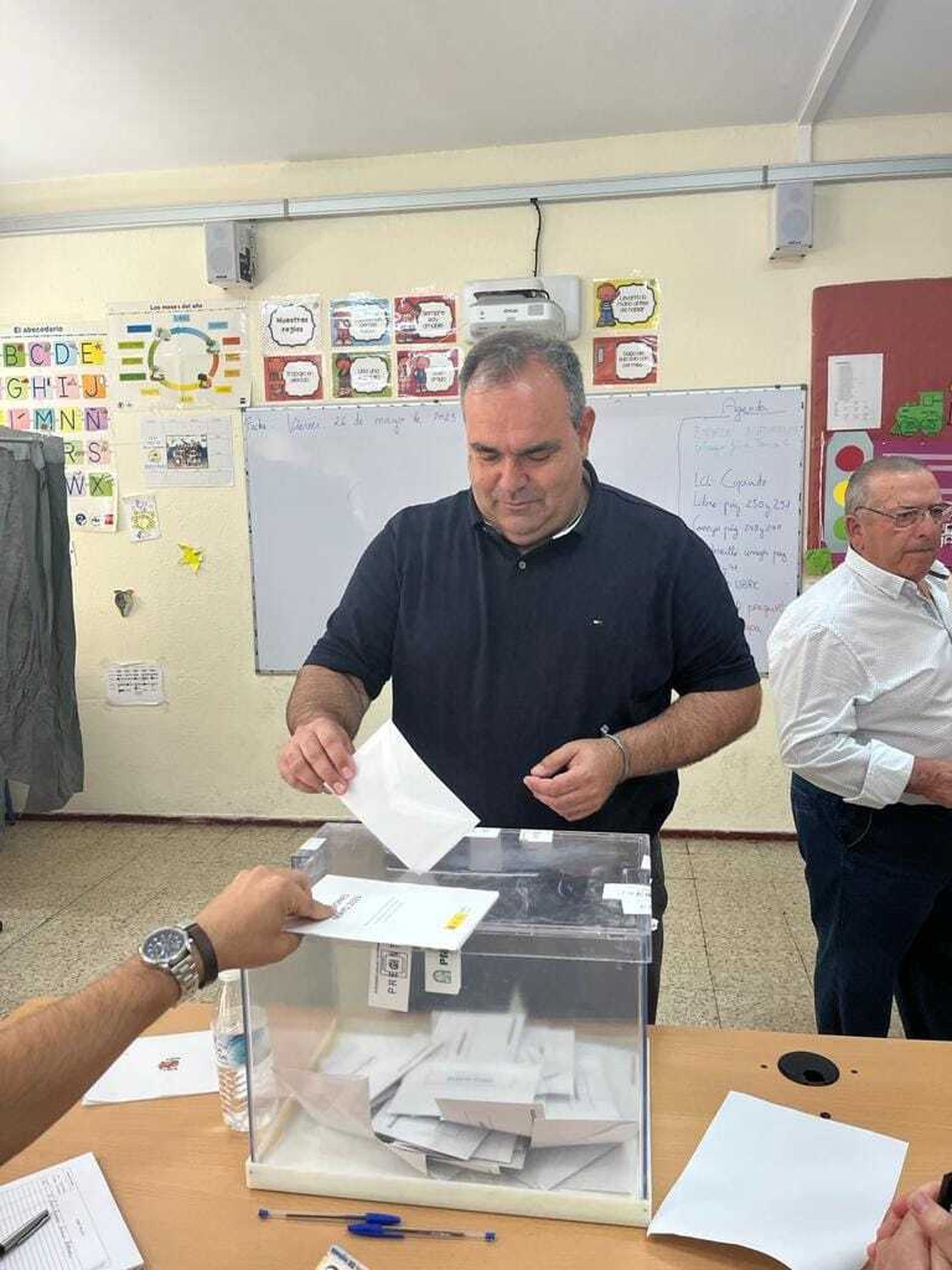 Félix Francisco Lozano votando este domingo.