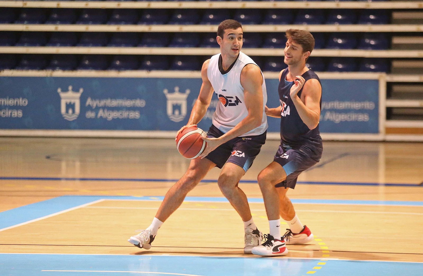 Fotos del primer entrenamiento de Miki Ortega al frente de Udea