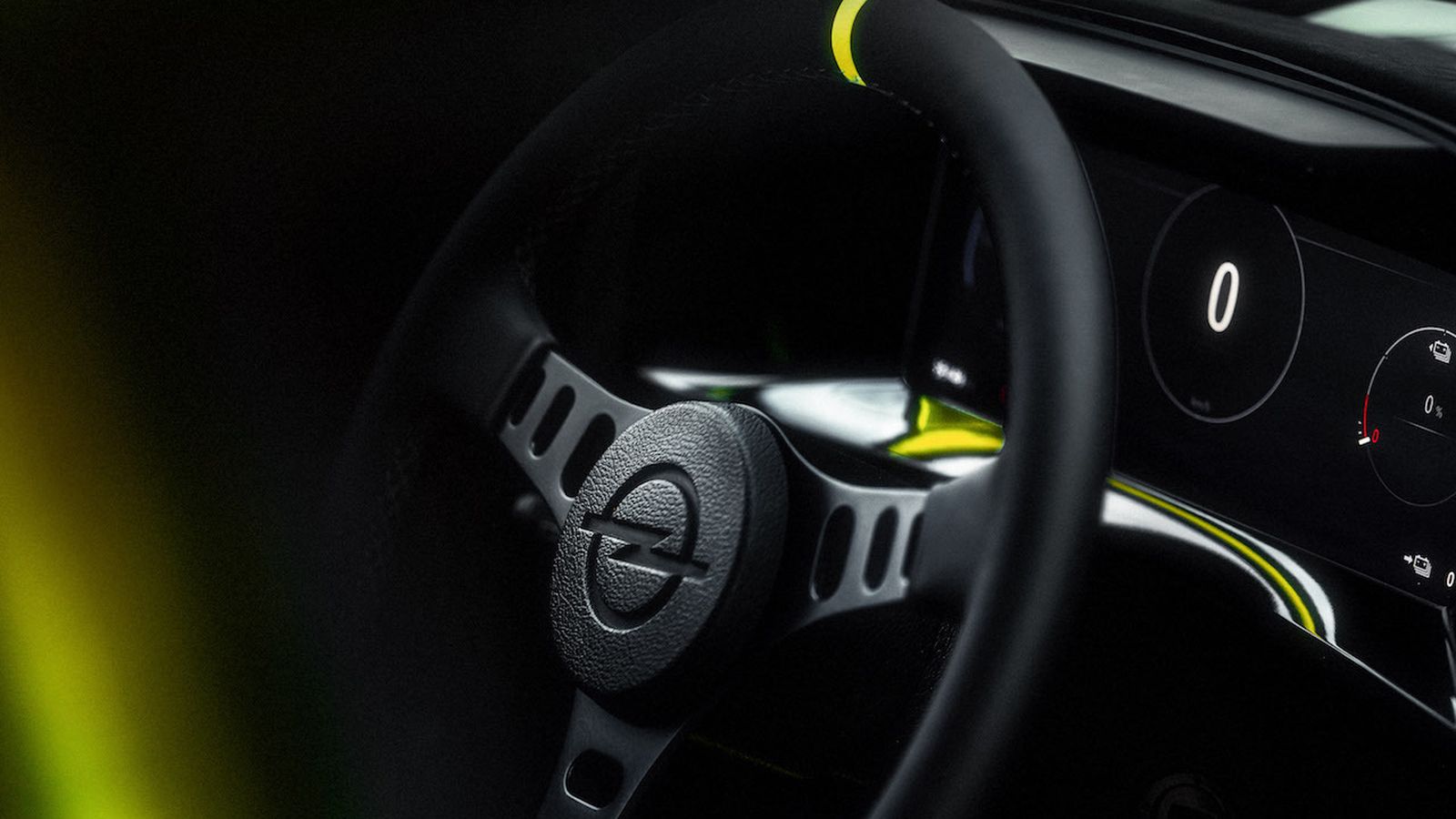 volante Petri de tres radios reelaborado por Opel