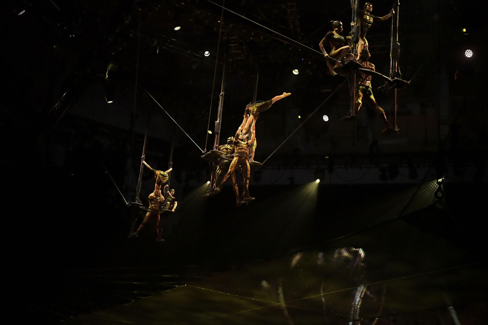 El Circo del Sol brilla en el Palacio de Deportes de Granada