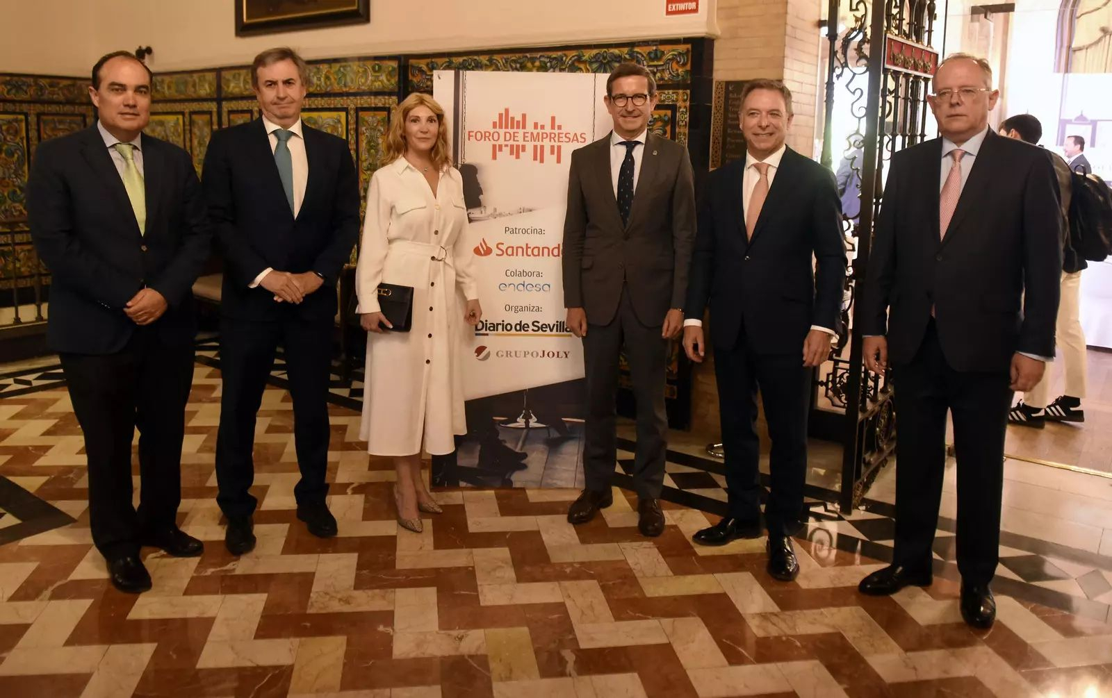 Foto de grupo, antes de comenzar. De izquierda a derecha: David Fernández, Rafael Sánchez Durán, Ana María Vielba Gómez, Jorge Paradela, Manuel de la Cruz y Felipe Granados.