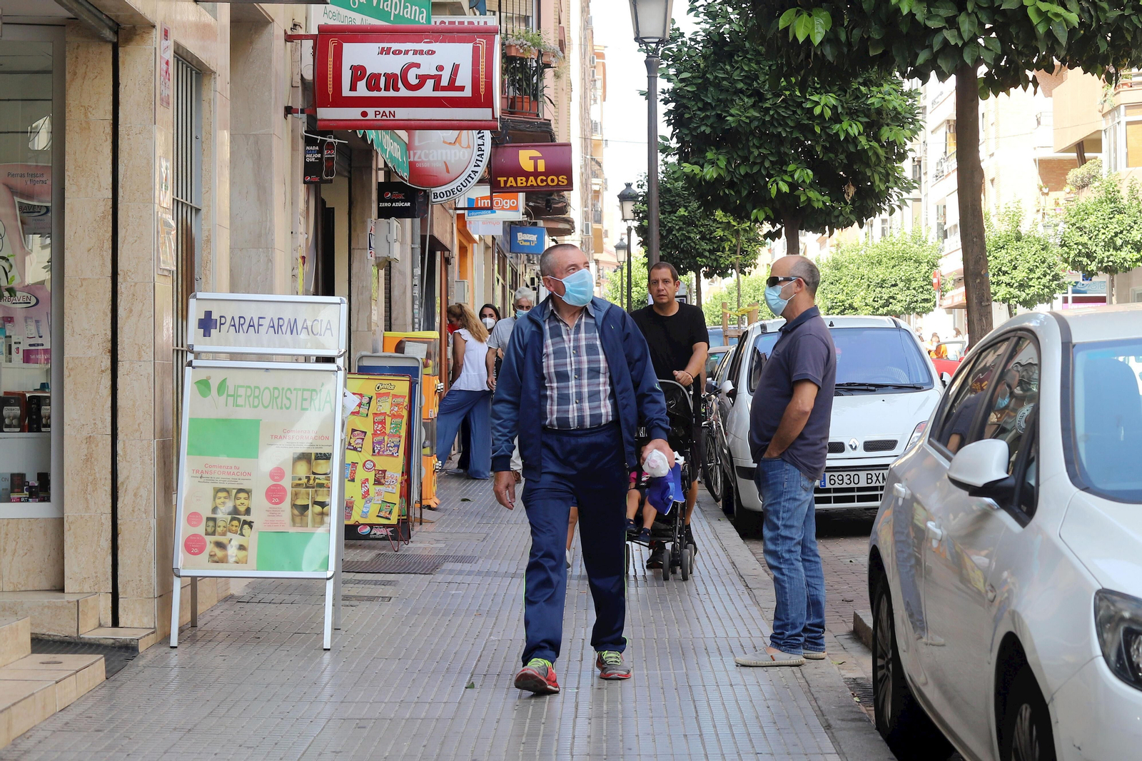 Ambiente en el barrio de Isla Chica durante la mañana de ayer.