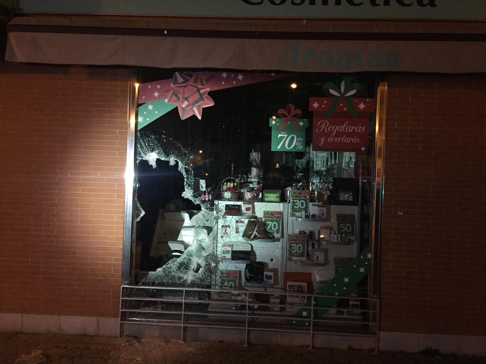 Imágenes del robo en la tienda de Aromas de Los Carteros