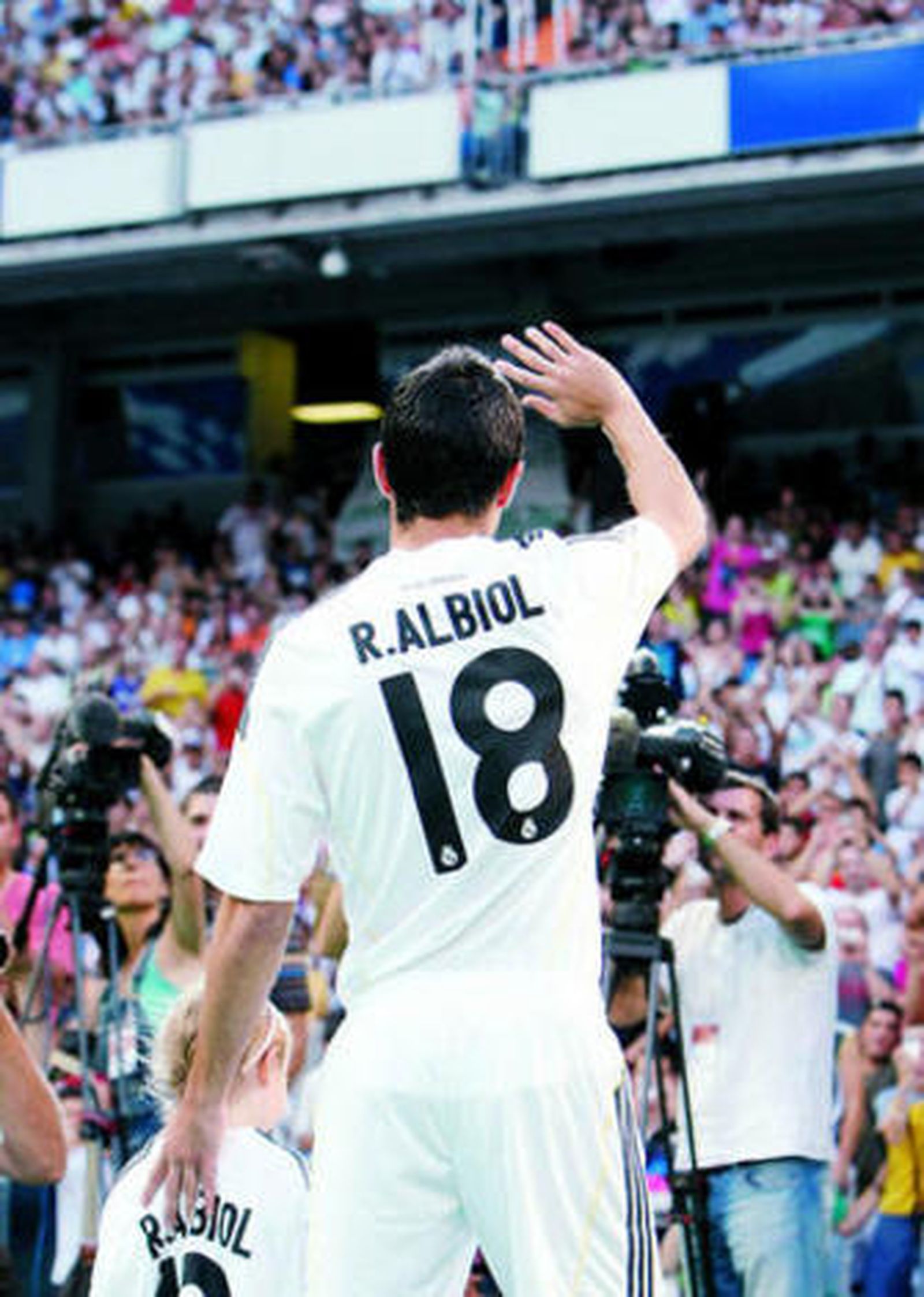 Raúl Albiol, en su presentación como nuevo jugador del Real Madrid.