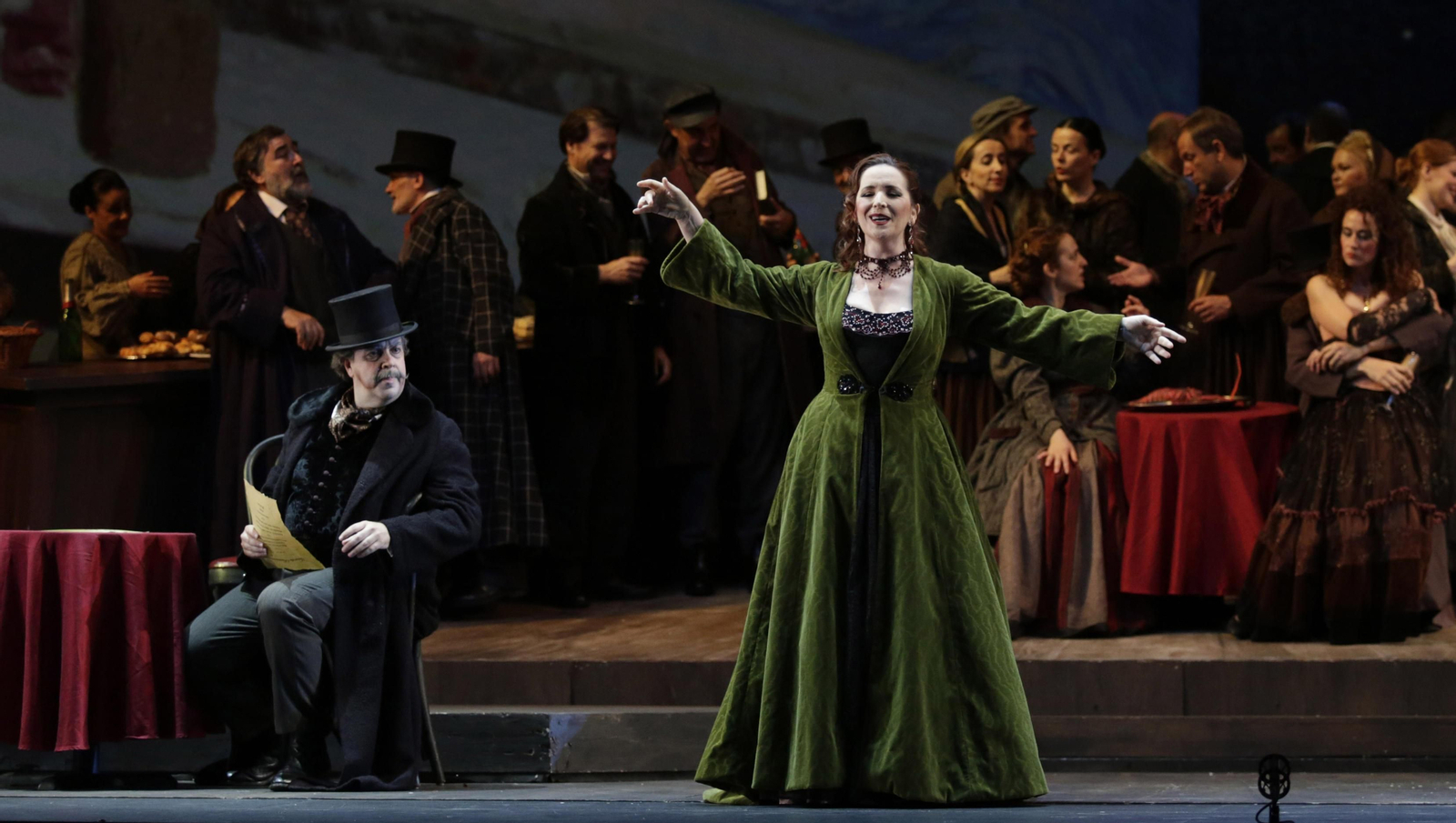 La imágenes de 'La bohème' en el Teatro de la Maestranza