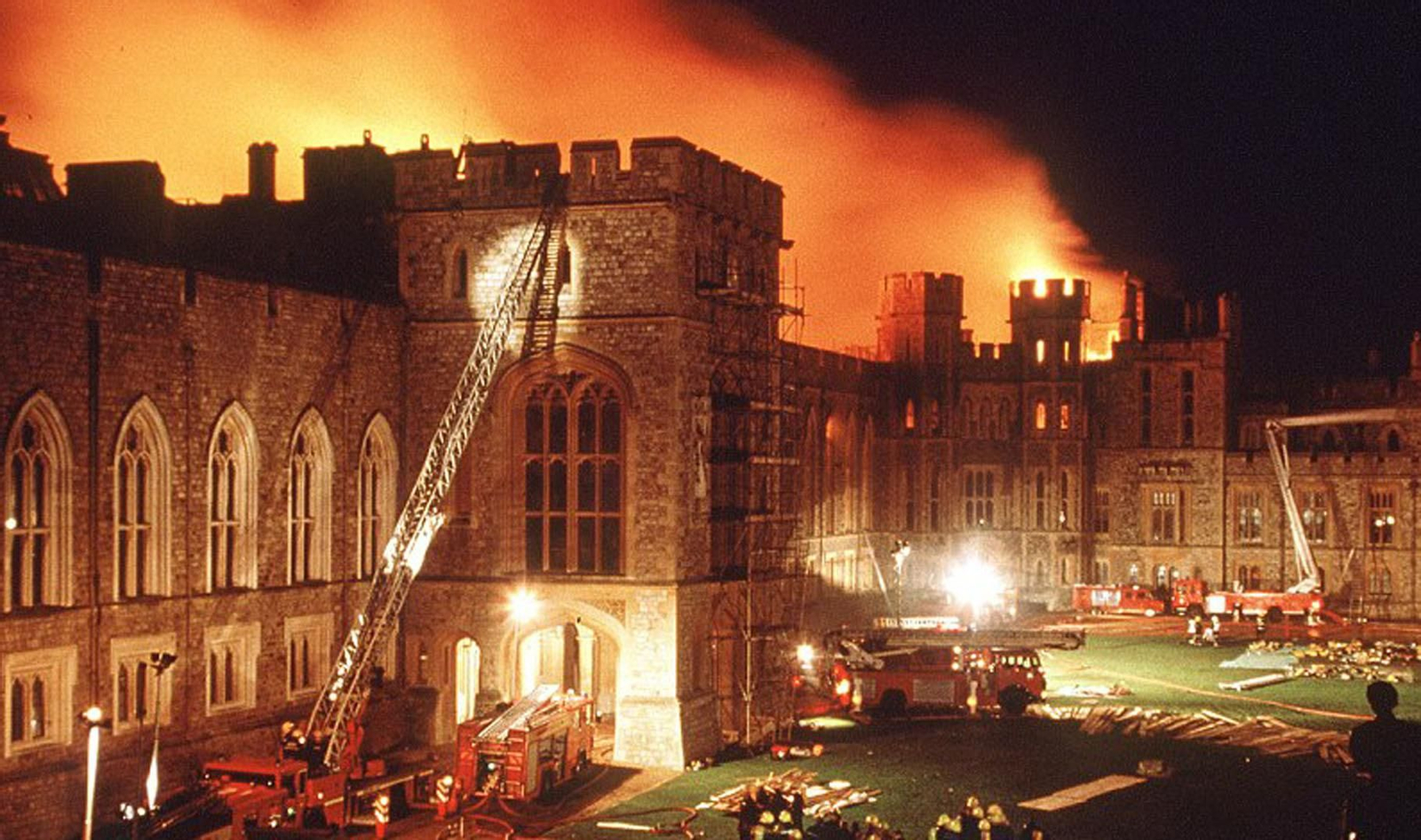 1992 hace 25 añosIncendio en el castillo real de Windsor