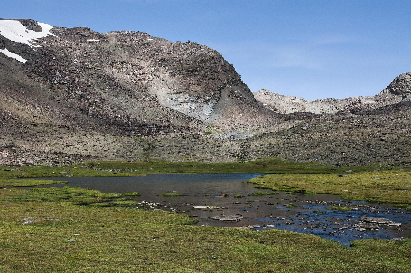 Imagen de la impresionante de Siete Lagunas. Imagen de la impresionante de Siete Lagunas.