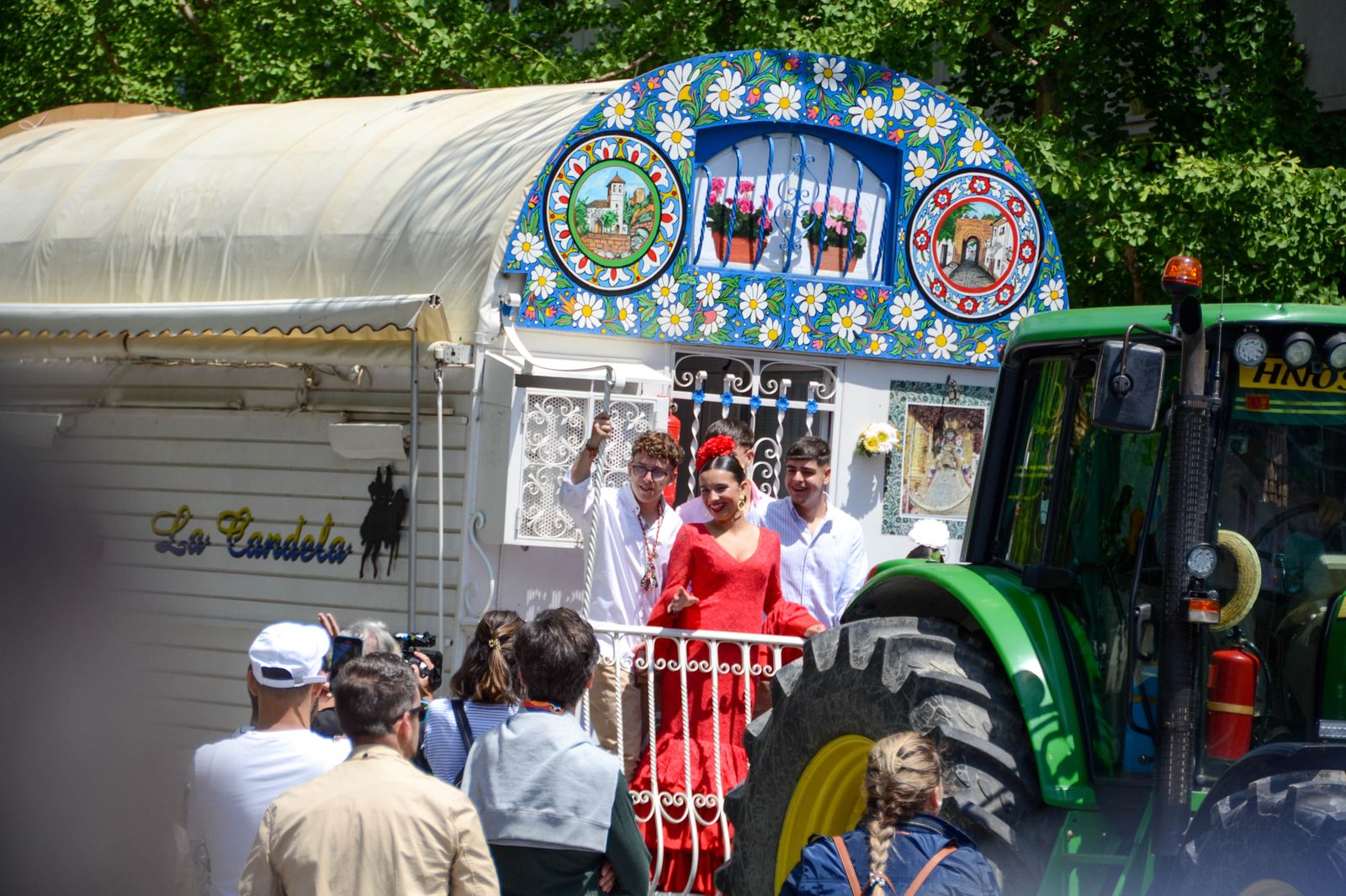La salida de la Hermandad del Rocío de Granada, en imágenes