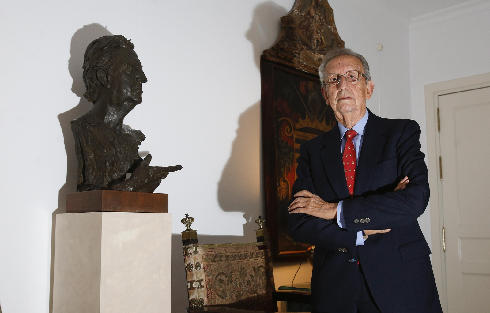 Luis Becerra en su domicilio.