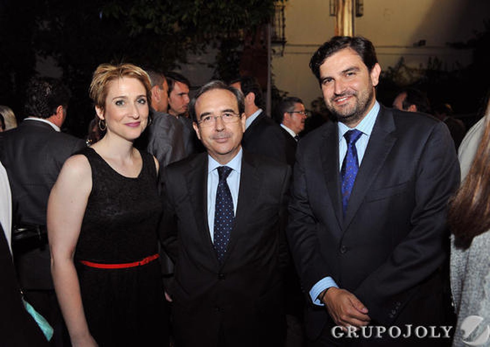 Carmen González, directora de Relaciones Externas de Mercadona en Sevilla; Juan Carlos Fernández, director general de Grupo Joly; y Jorge Romero, director de Relaciones Institucionales de Mercadona en Andalucía.

Foto: Juan Carlos Vázquez y Manuel Gómez