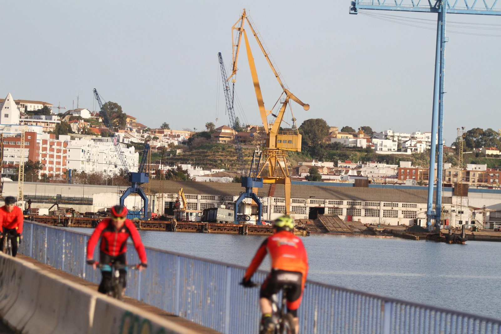 Instalaciones de los astilleros Cotnsa en la capital onubense.