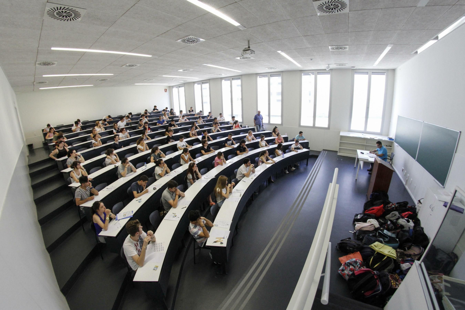 Exámenes de Selectividad en la Facultad de Medicina del PTS.