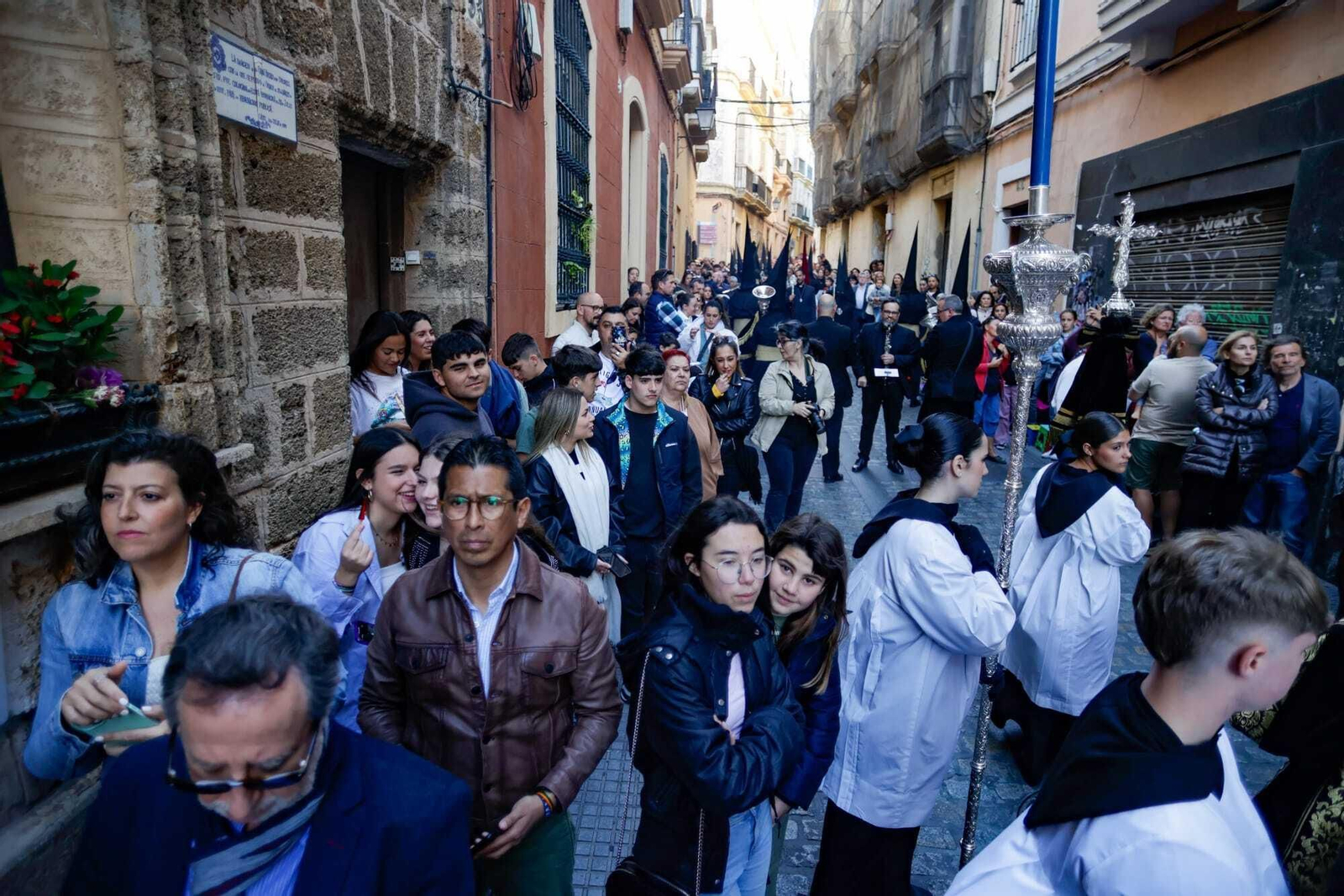 Las imágenes de la cofradía del Descendimiento en la Semana Santa de Cádiz 2023
