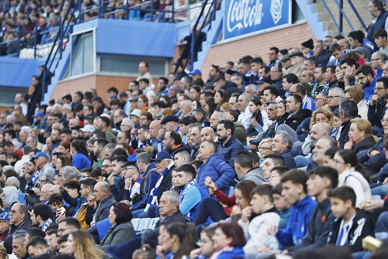 Imágenes del ambiente en el Recreativo de Huelva - San Fernando