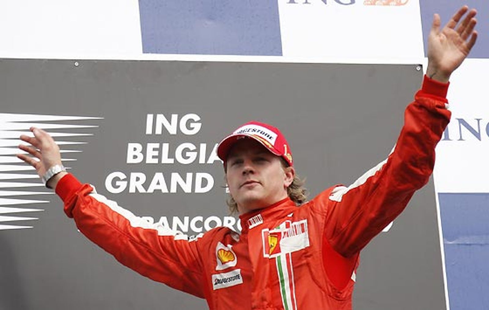 Raikkonen, en el podio.  Foto: Afp Photo / Reuters / Efe