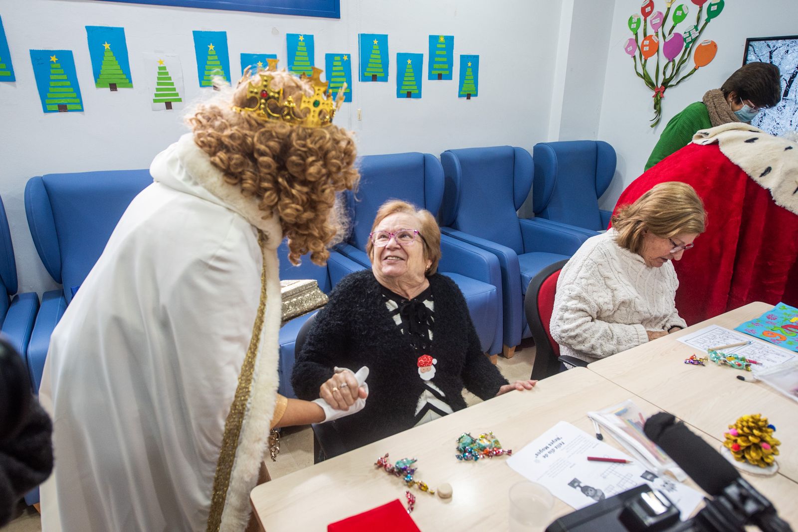 La visita de los Reyes Magos a la asociacion San Rafael de Alzheimer