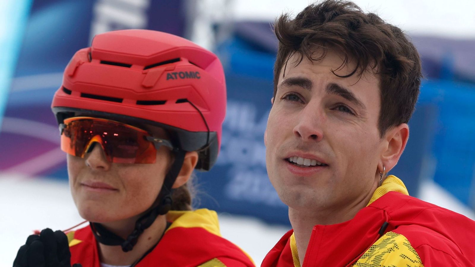Ana Alonso y Oriol Cardona emocionados al lograr la medalla de bronce.