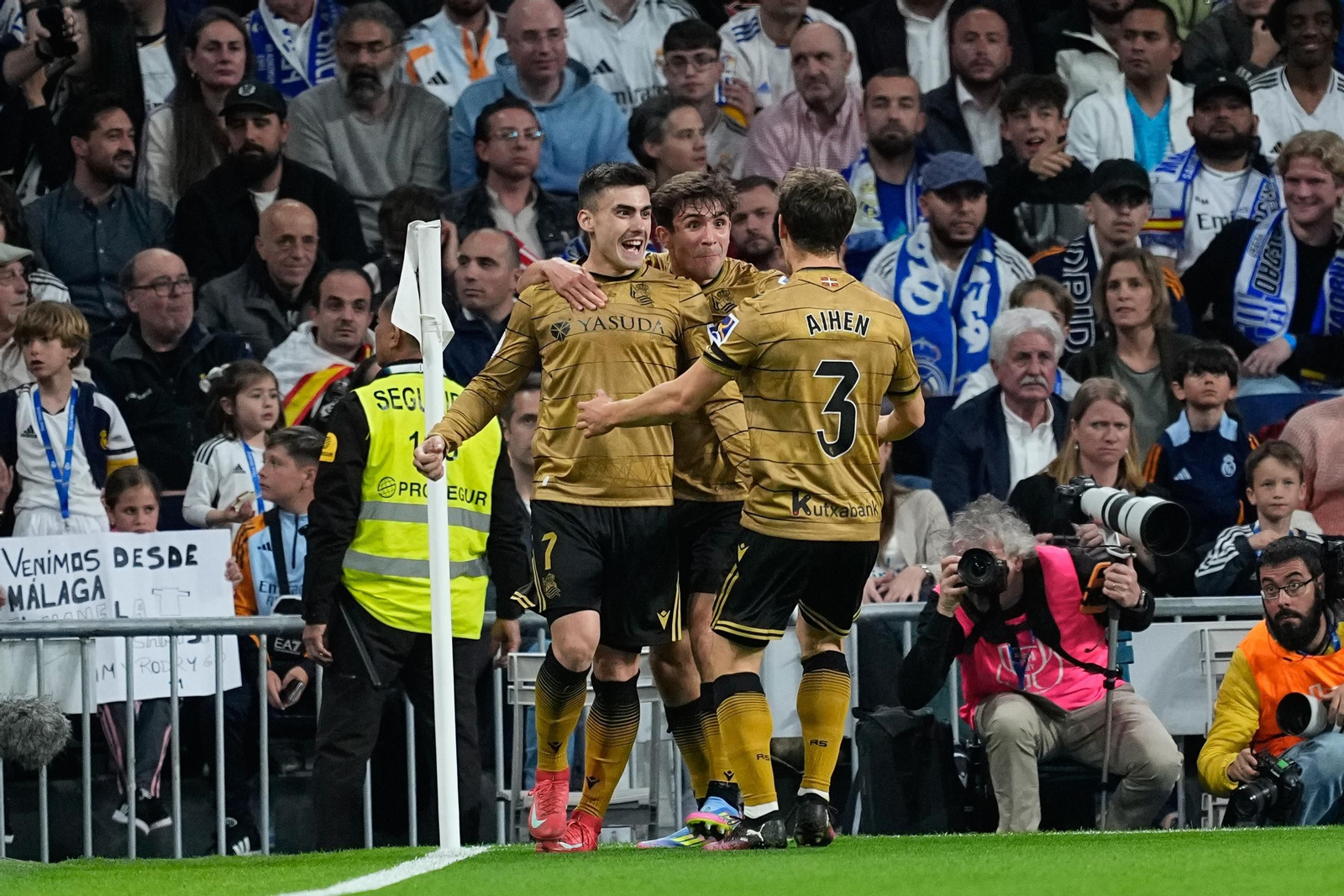 Las fotos del Real Madrid - Real Sociedad camino del Estadio de la Cartuja