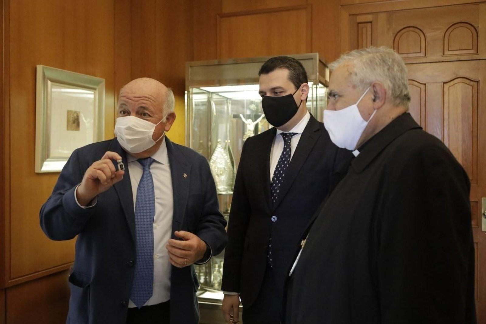 Jesús Aguirre, José María Bellido y Demetrio Fernández.