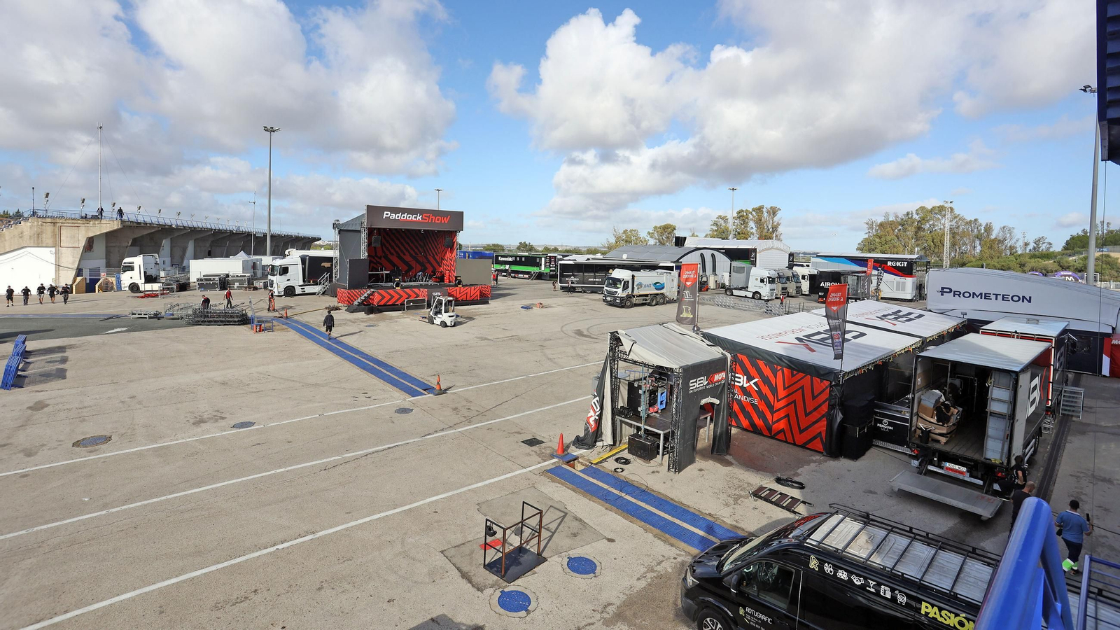 Galería de los preparatívos para la SBK en el Circuio de Jerez - Ángel Nieto