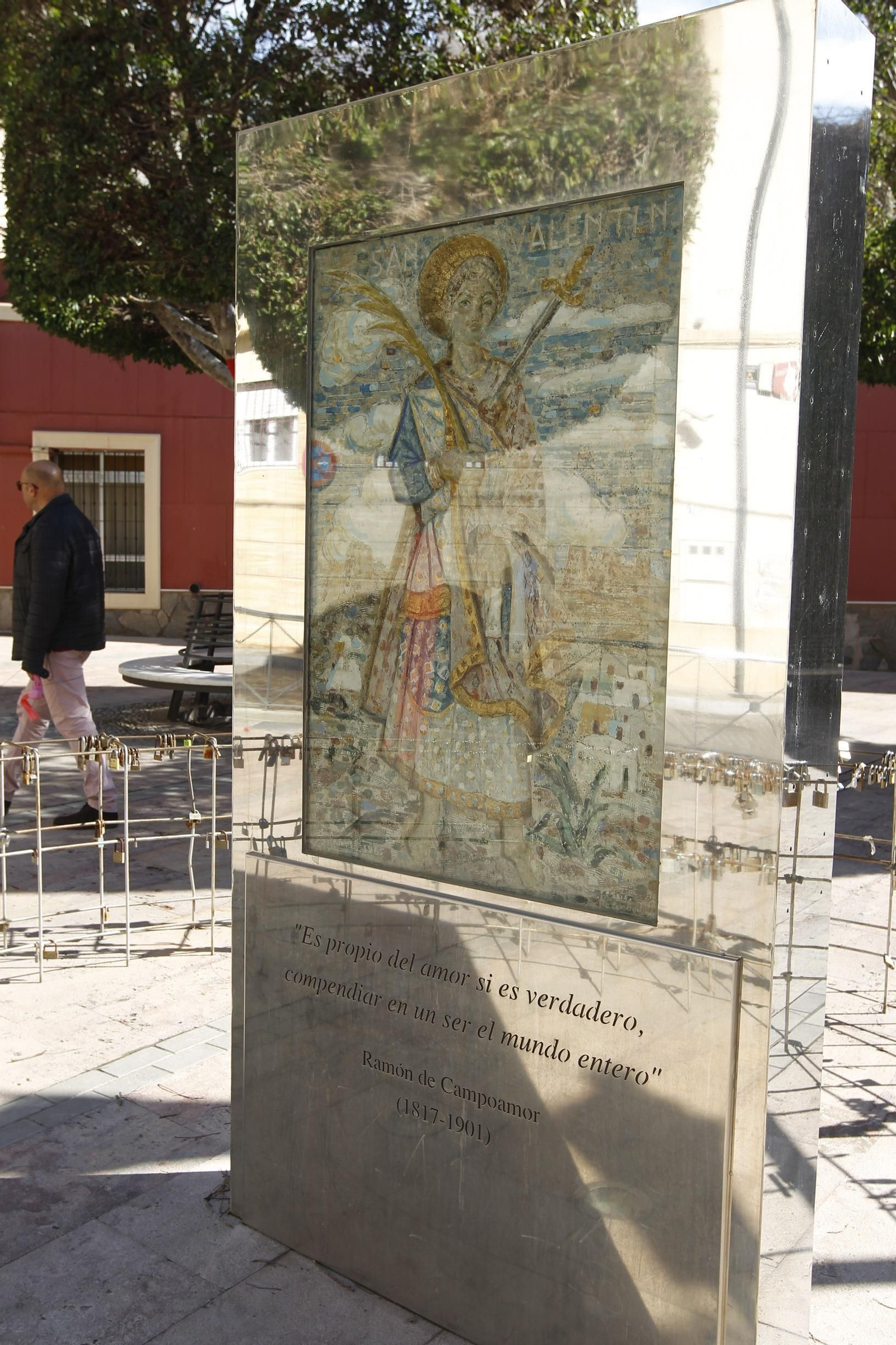 San Valentín. Bajorelieve, obra de Jesús de Perceval.