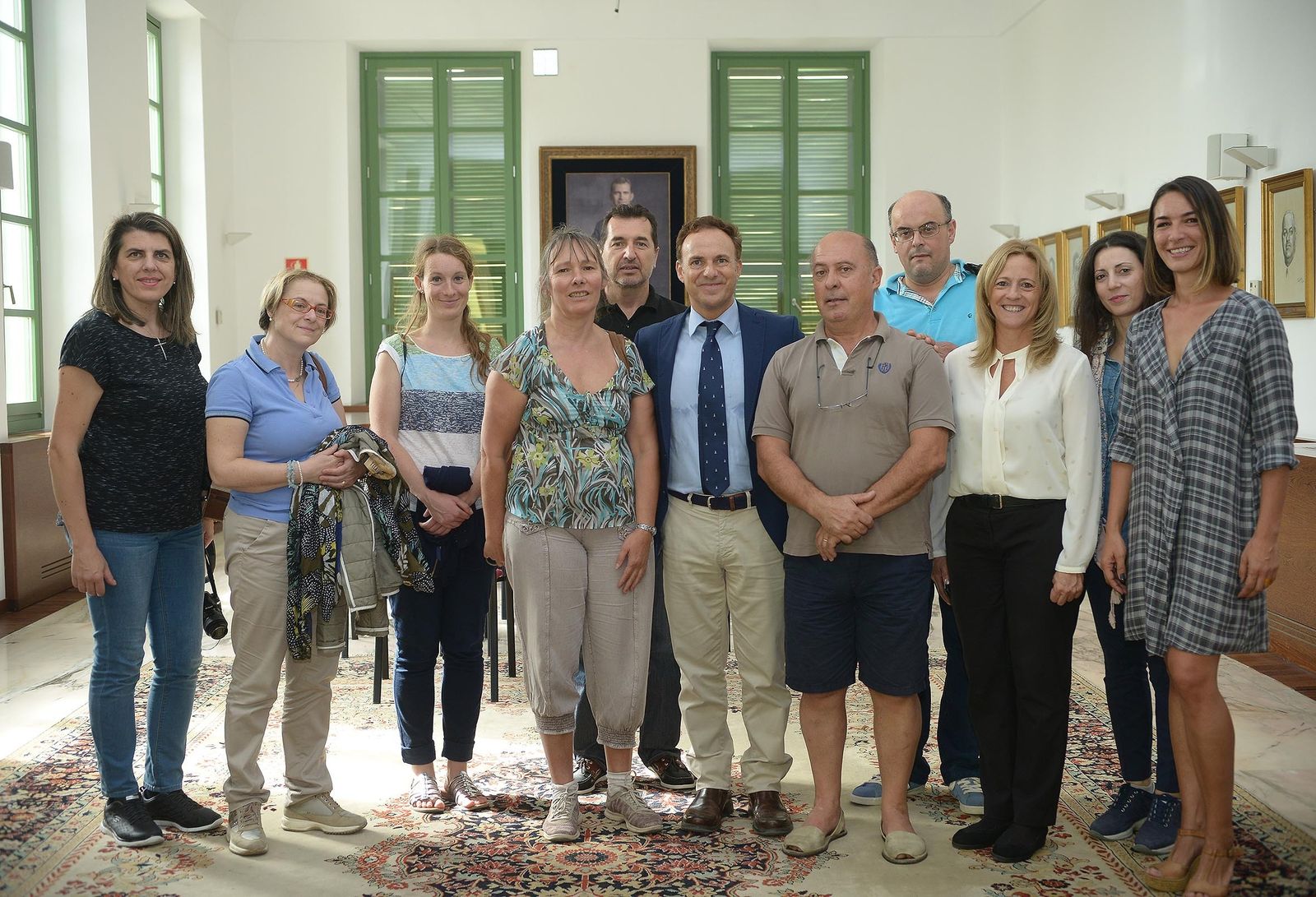 El alcalde y la edil de Educación, con profesores extranjeros y portuenses.