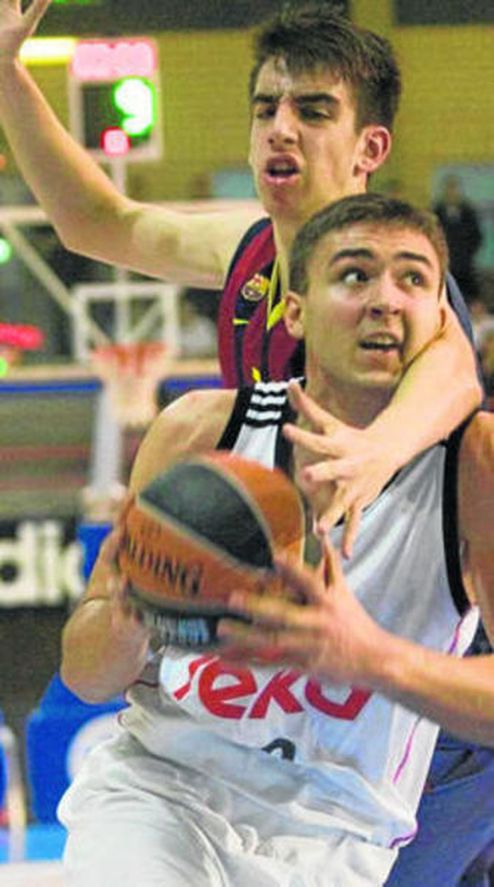 El rumano Cate, en acción en un partido de la pasada temporada.