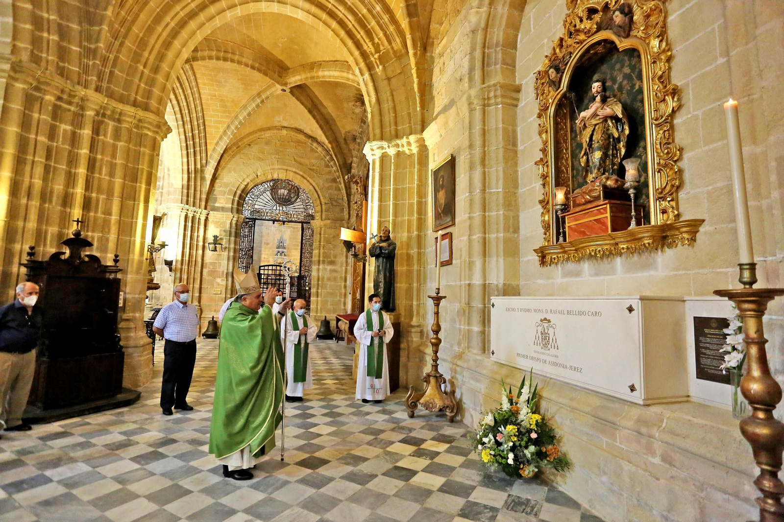 Misa en recuerdo del obispo Rafael Bellido Caro