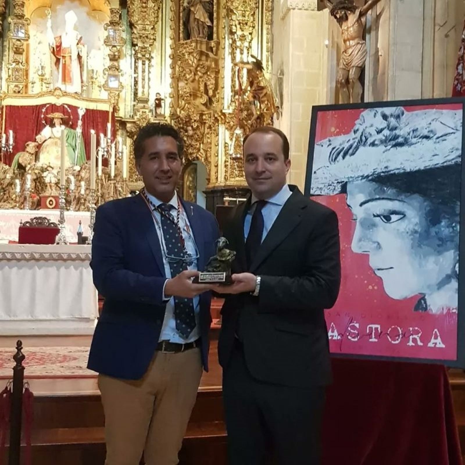 Ángel Sáez junto a Juan del Castillo tras la presentación del cartel.