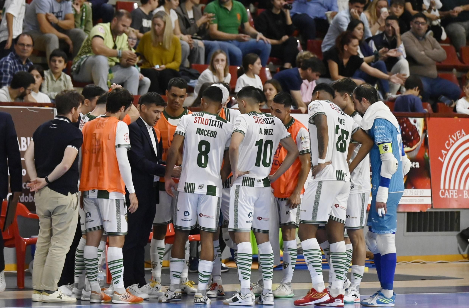 Las mejores fotos del ambiente en Vista Alegre en el Córdoba Futsal - Mazanares