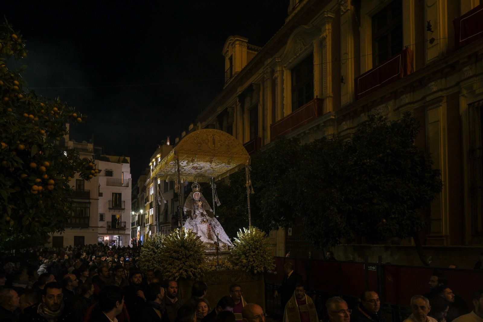 Imágenes del regreso de la Virgen de los Reyes