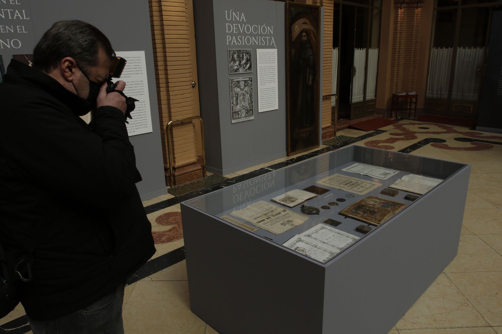 Exposición de la Hermandad del Valle y presentación del paño de la Verónica