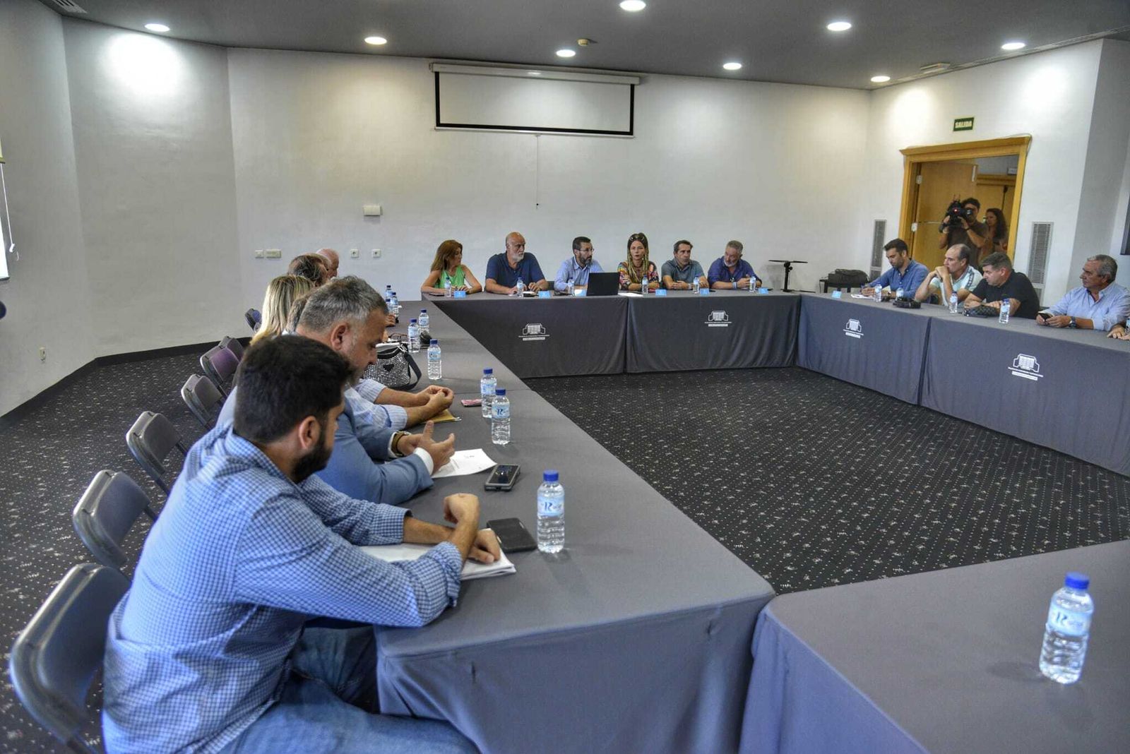 La reunión celebrada en La Línea con los sectores afectados por el 'OS 35'.