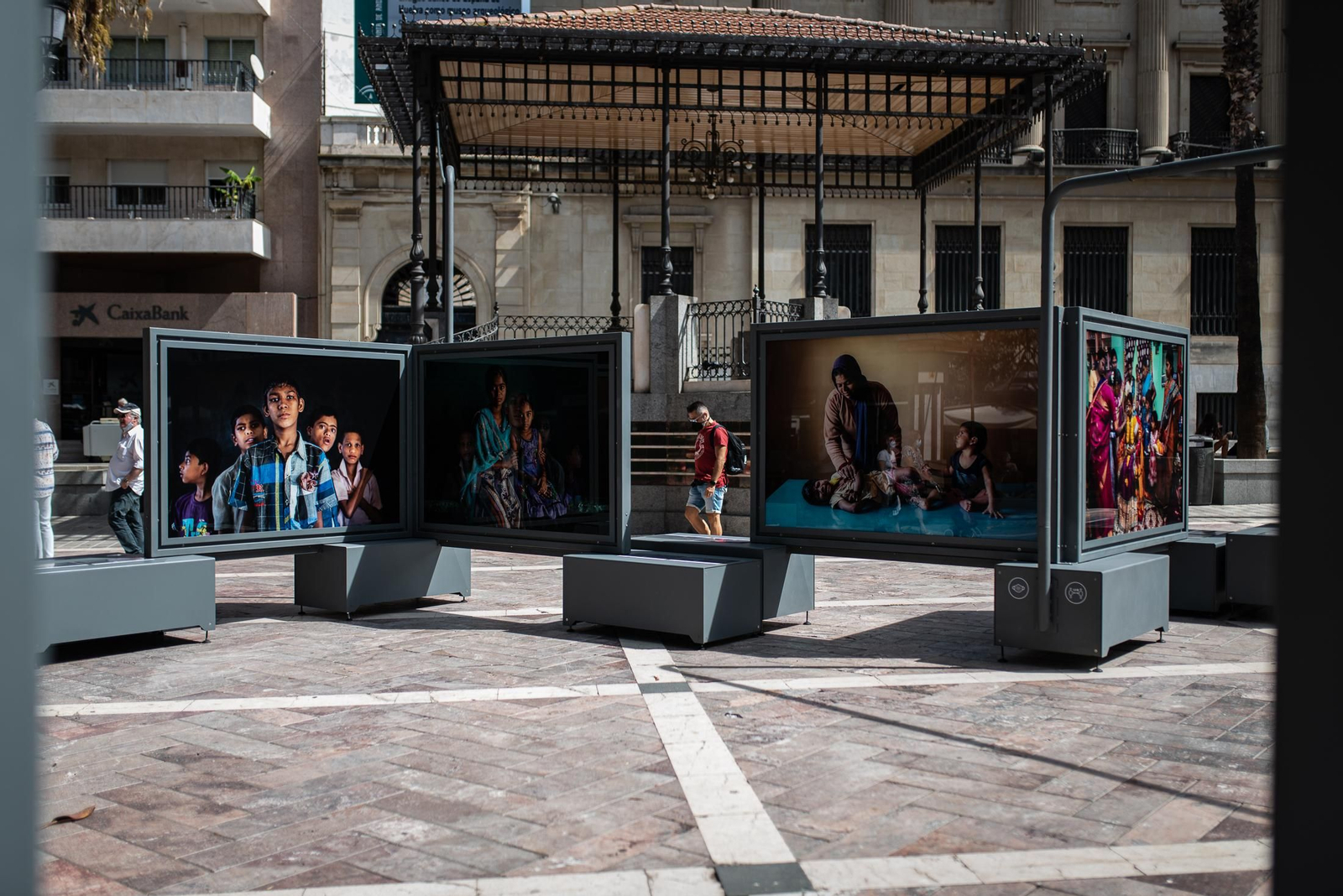 La presentación de la exposición de Cristina García Rodero "Tierra de Sueños" en imágenes