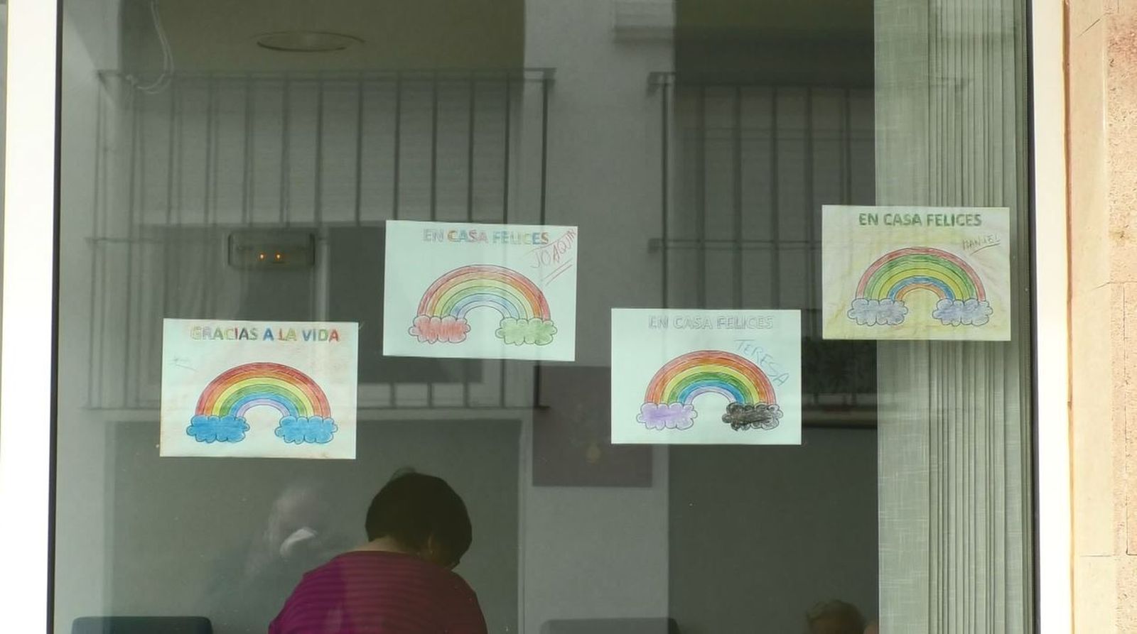 Carteles creados por los mayores de la Residencia Vedruna