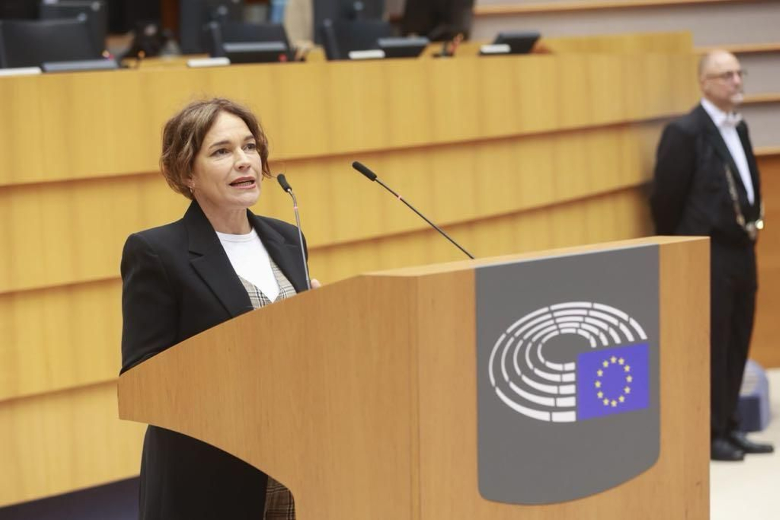 La eurodiputada Lina Gálvez durante una intervención en el Parlamento europeo.