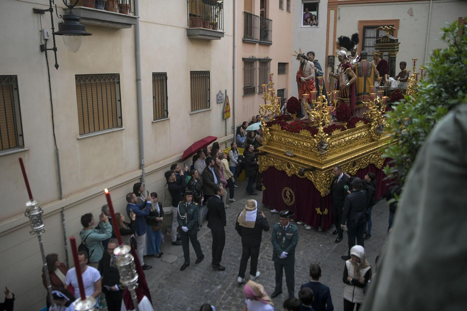 Así vivió el Realejo el nuevo recorrido de la Hermandad de las Maravillas