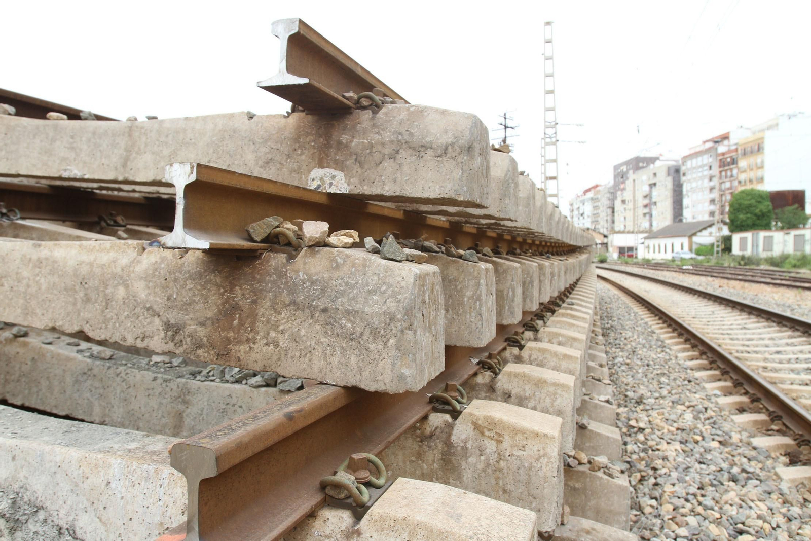 Los últimos preparativos de la estación de tren, en imágenes