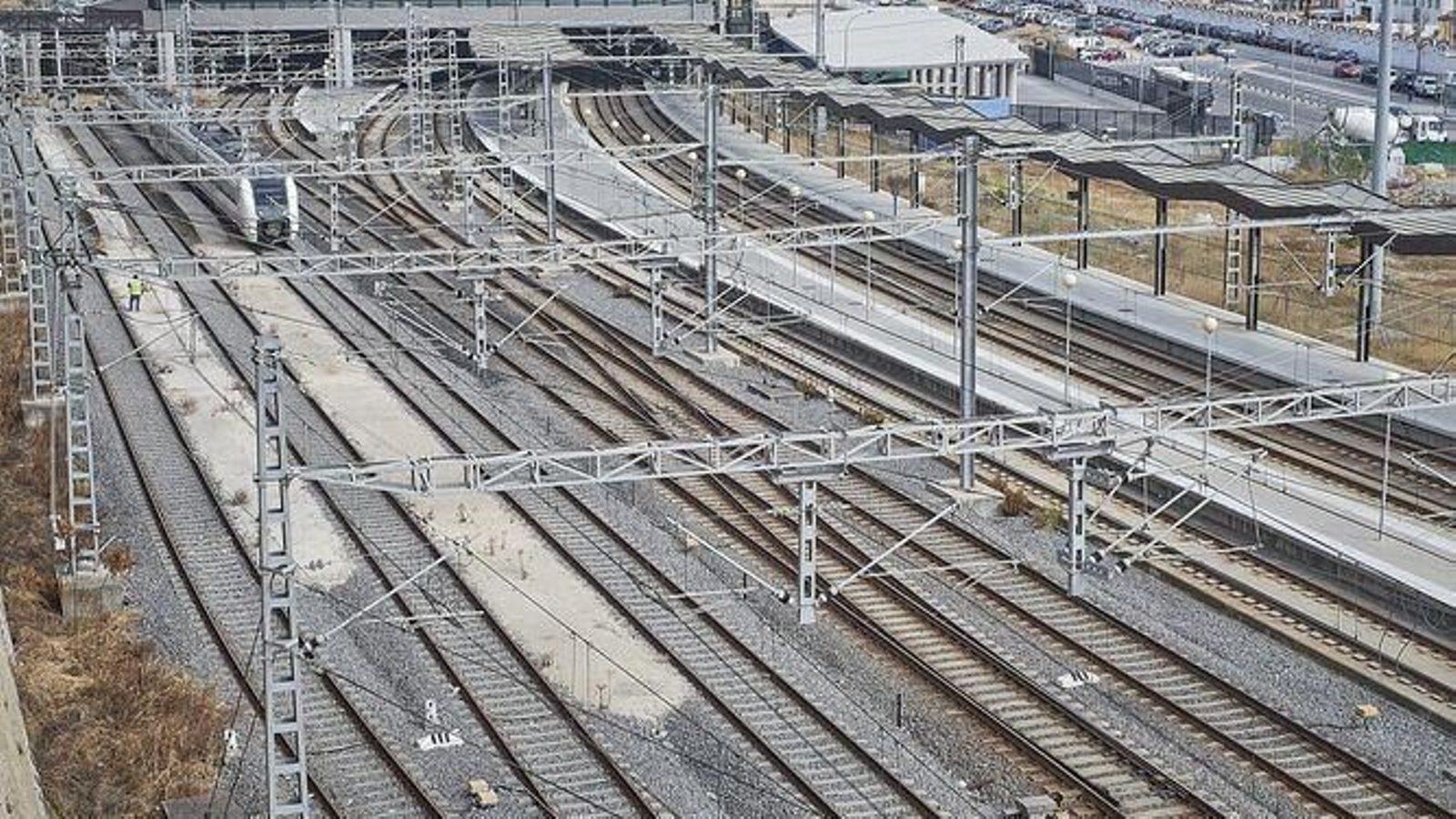 Vías del tren cercanas a la estación central de Cádiz.