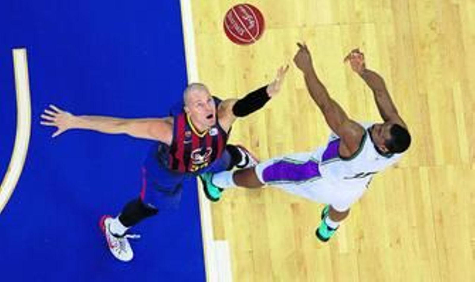 Thomas lanza ante Lampe en la Copa.