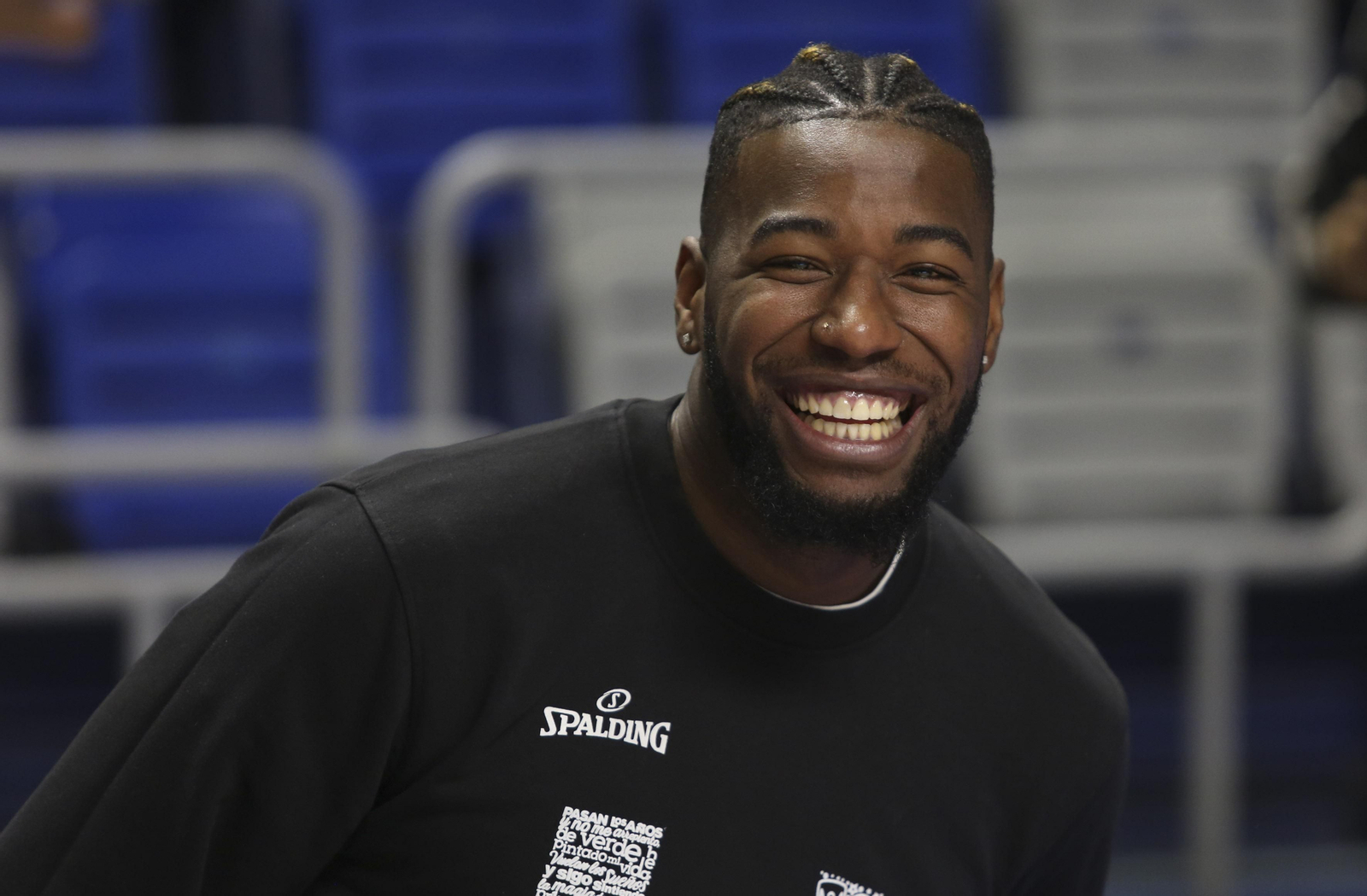 Mathias Lessort sonríe en el Carpena.