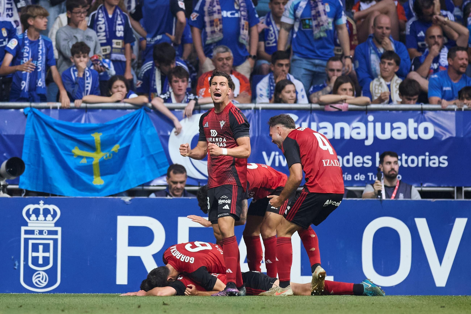 Las fotos del ascenso del Oviedo ante el Mirandés