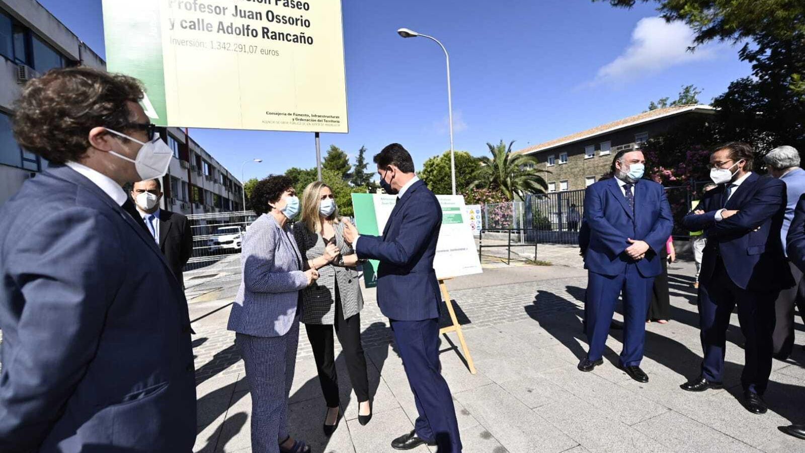 La rectora de la UGR, Pilar Aranda, la consejera de Fomento, Marifrán Carazo y el alcalde de Granada, Luis Salvador, en el acto que dio comienzo a las obras de los Paseíllos Universitarios del Campus de Fuentenueva