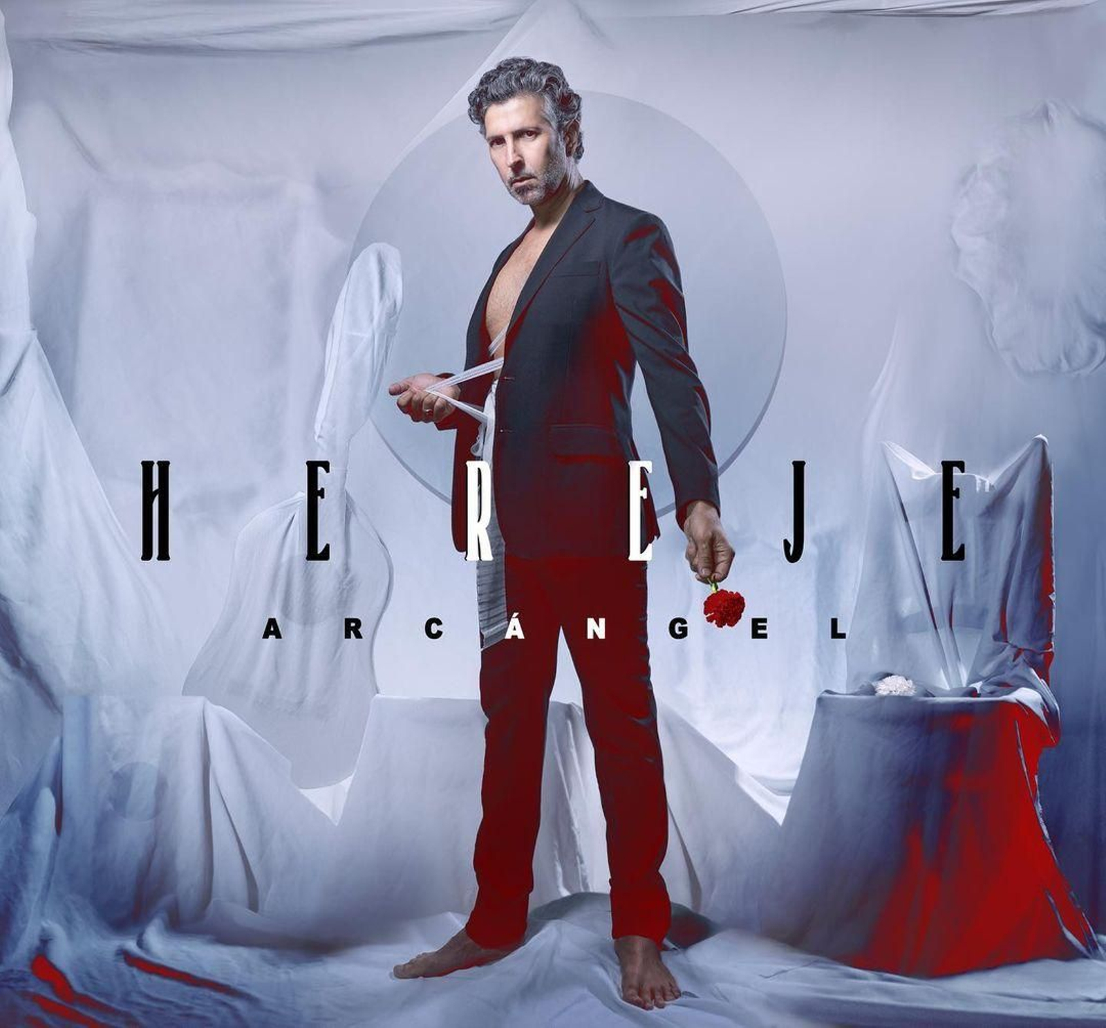 Portada del álbum 'Hereje' de Arcángel