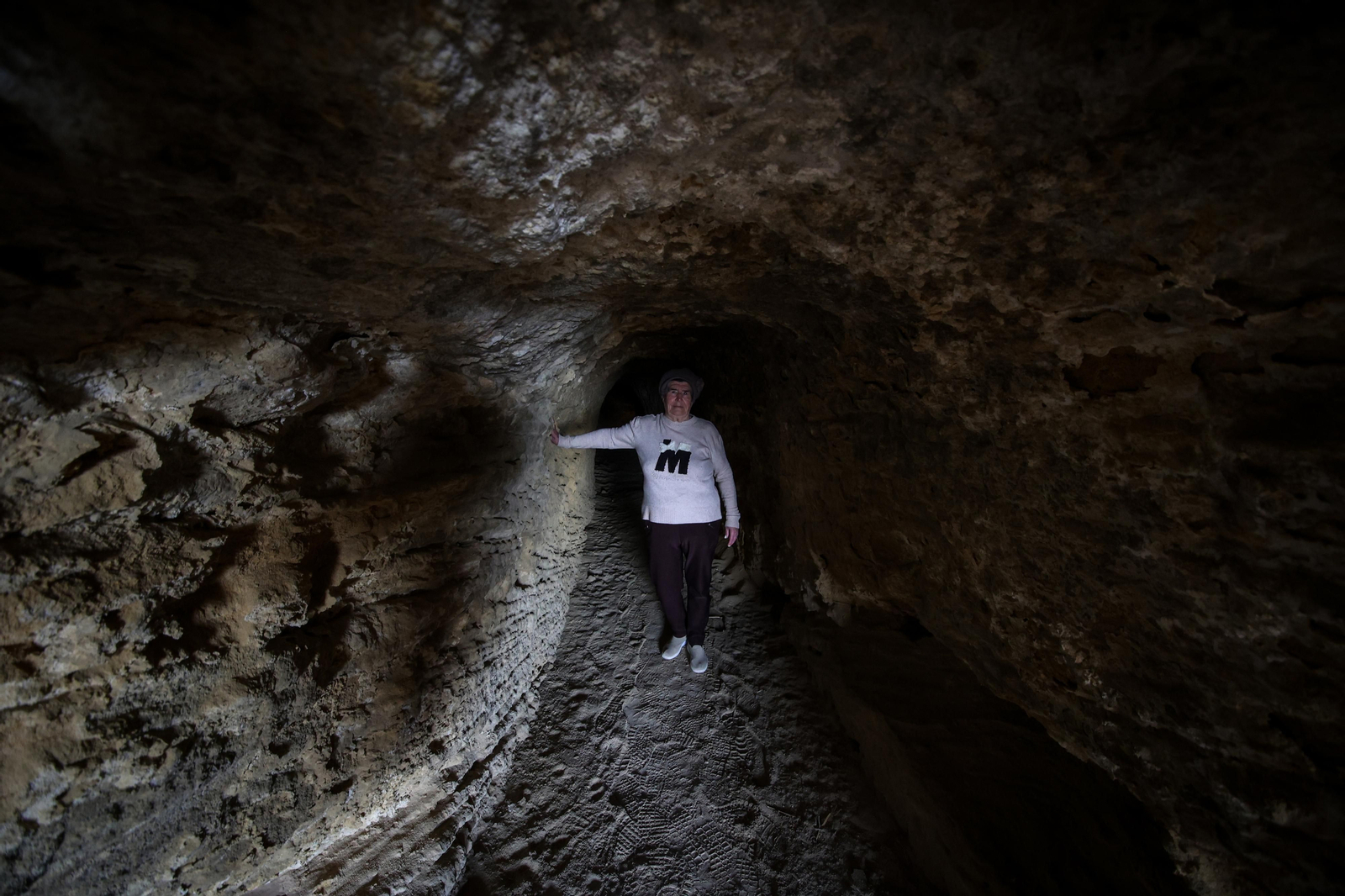 Así es la cueva de Encarna en la peña de Arcos