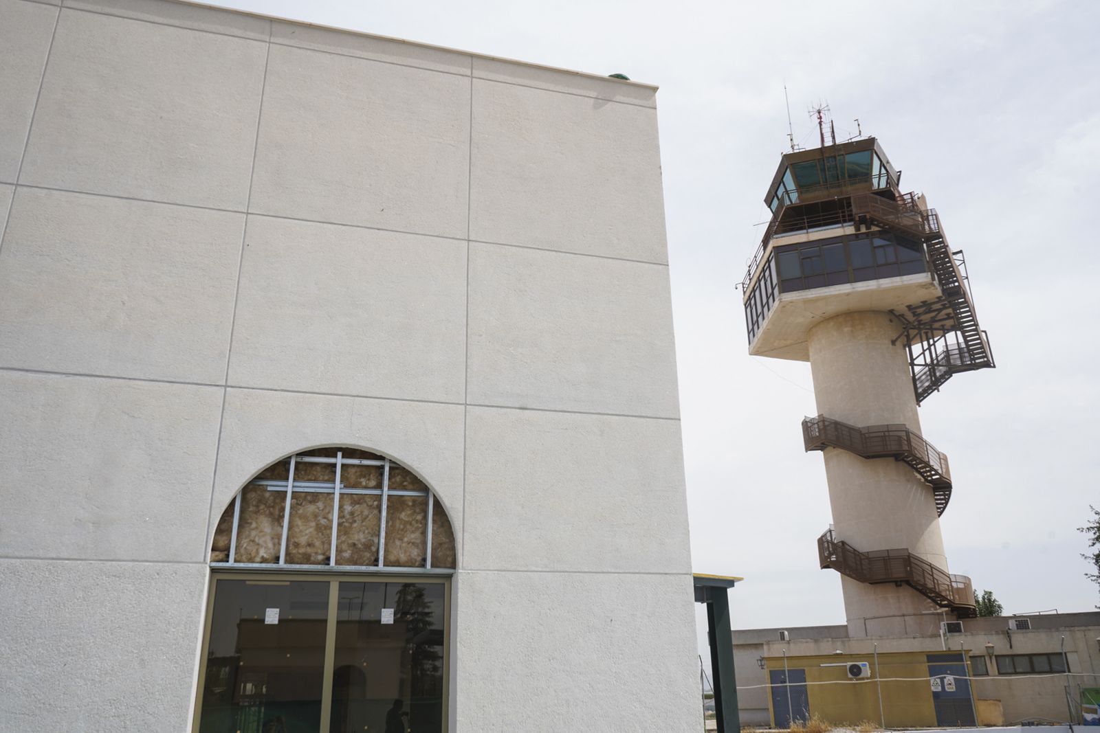 El PP pide la convocatoria de la Mesa del Aeropuerto de Granada para buscar soluciones a su "mala conectividad"