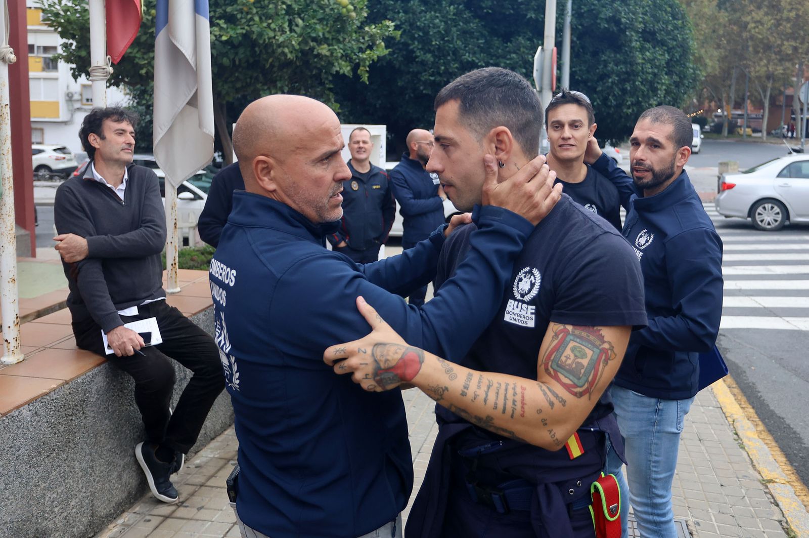 Imágenes de la partida de los bomberos de BUSF Huelva hacia Valencia