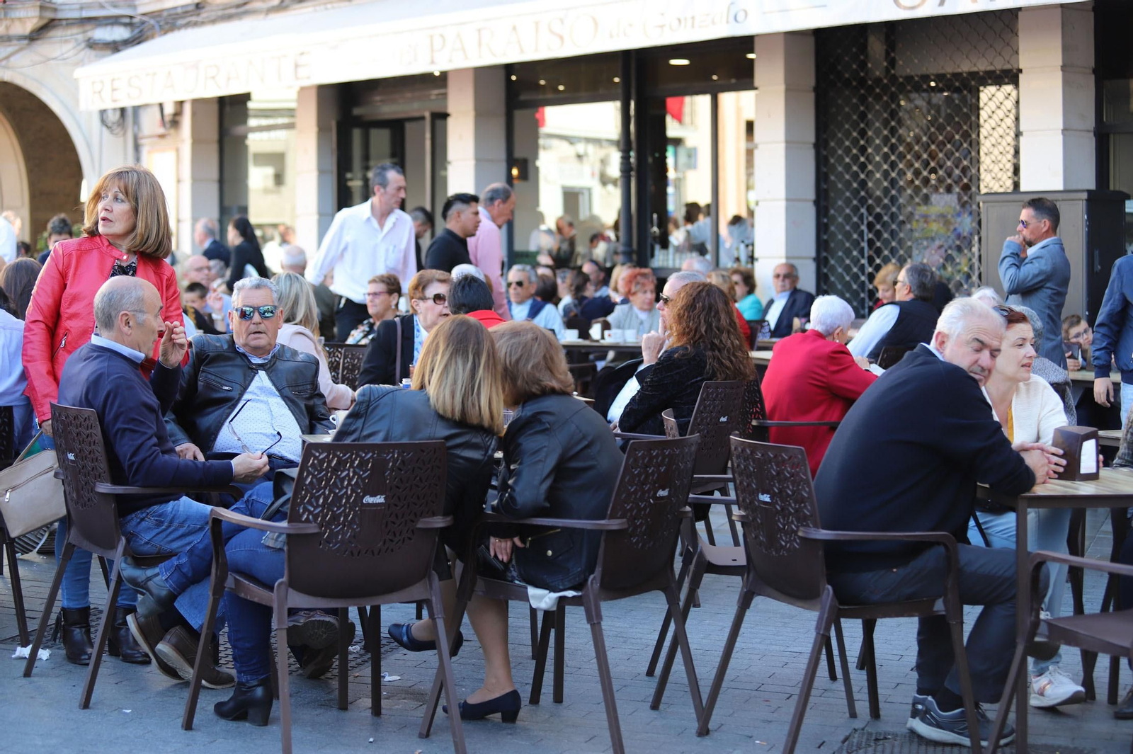 Ambiente  para recibir a la Legión en las calles de Huelva