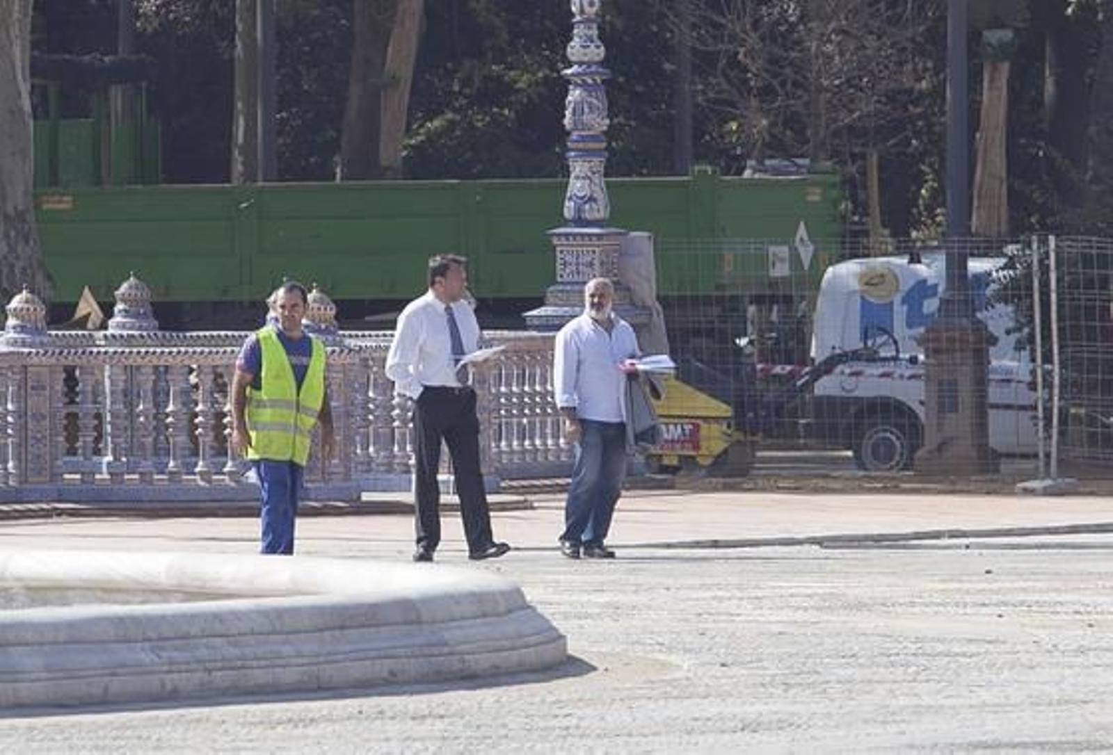 Obras previas a la inauguración de la Plaza España.

Foto: Jaime Martínez