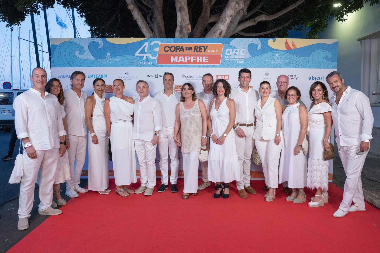 Búscate en el Cóctel de Blanco de la Copa del Rey Mapfre de vela